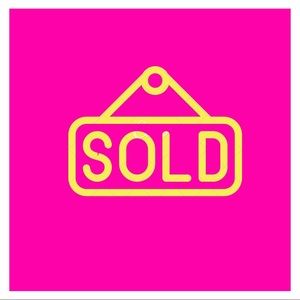 Women’s Chacos without back straps.